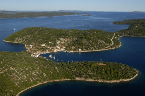 Rava_Zadar_Archipelago_A3008_1380900663